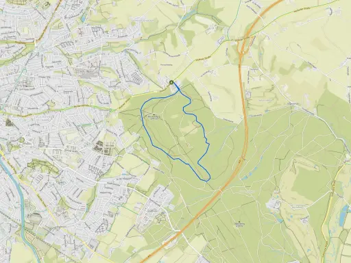 Radwege Geheimtipp: Eine malerische Route führt durch hügeliges Gelände, vorbei am Stuckenberg (214 m) und dem Golfclub Bad Salzuflen.