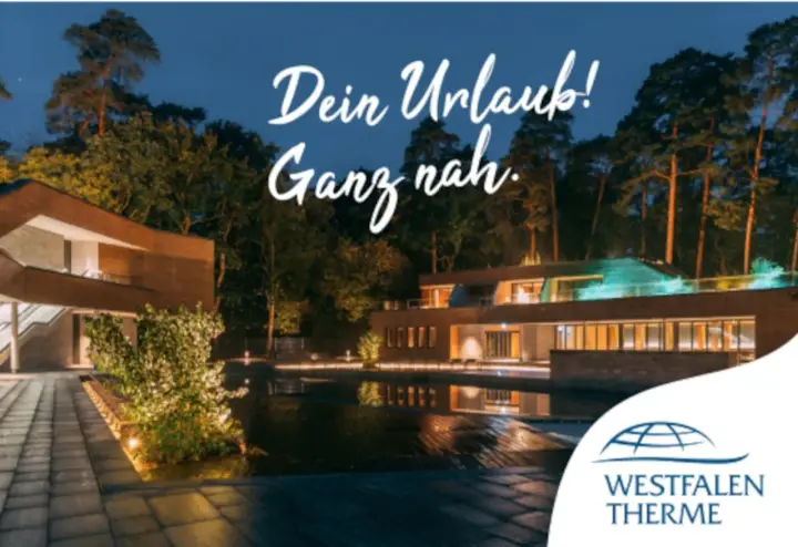 Moderne Therme bei Nacht. Ein **Sauna Gutschein** für Entspannung im Westfalen Therme.